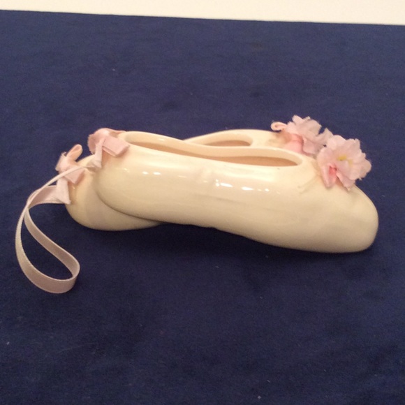 Ceramic BALLET SLIPPERS by Artistic Gifts - Picture 4 of 5